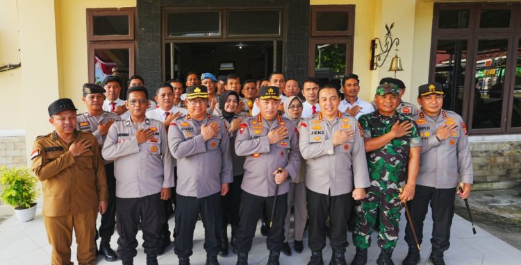 kapolri kunjungi polsek rumbai, tekankan pelayanan optimal