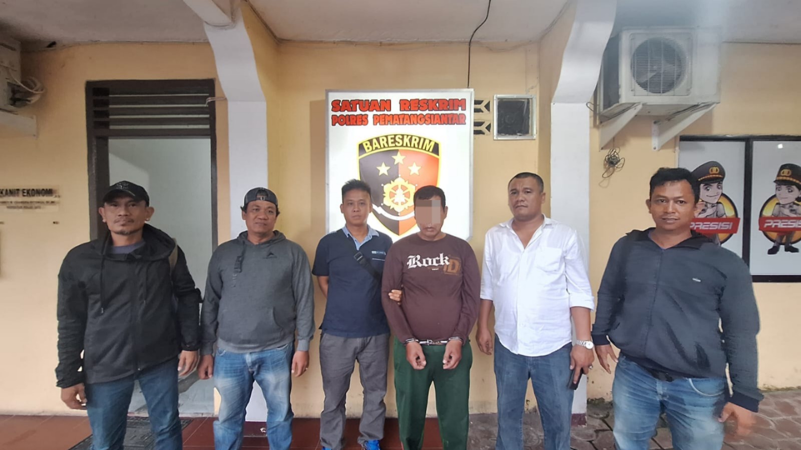 Pria mengaku tentara ditangkap warga, ditemukan senpi rakitan pria mengaku tentara ditangkap warga, ditemukan senpi rakitan