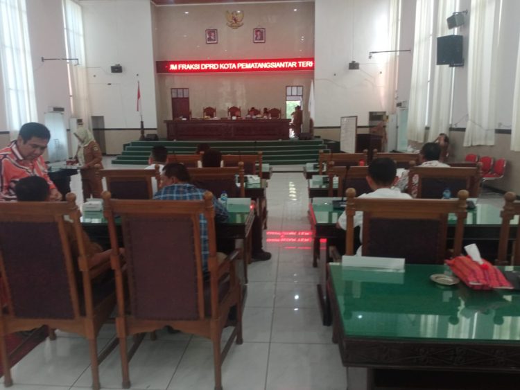 odong-odong yang kian marak dan tidak jelas legalitasnya mendapat sorotan tajam dalam rapat paripurna dprd kota pematangsiantar.