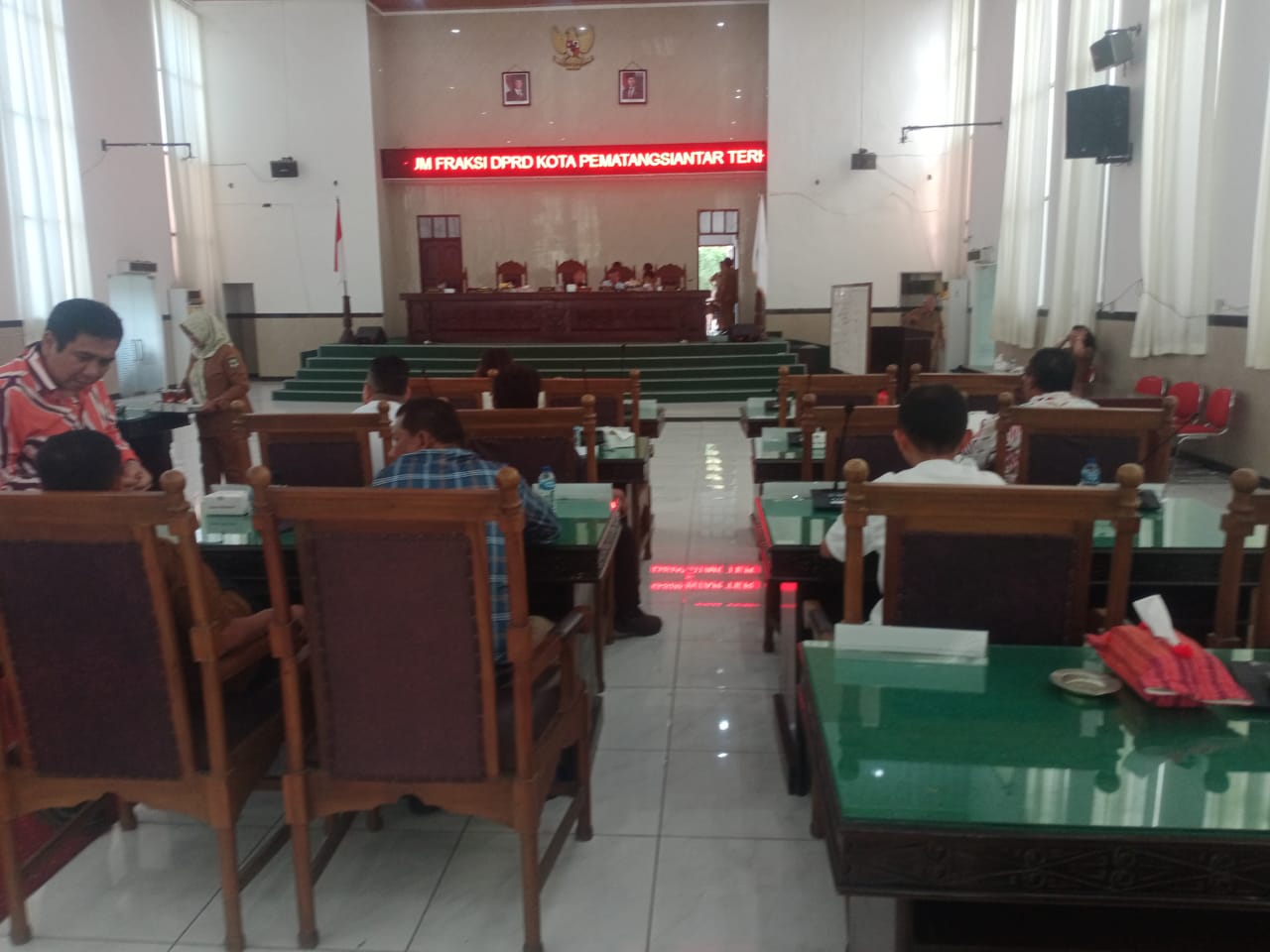 odong-odong yang kian marak dan tidak jelas legalitasnya mendapat sorotan tajam dalam rapat paripurna dprd kota pematangsiantar.