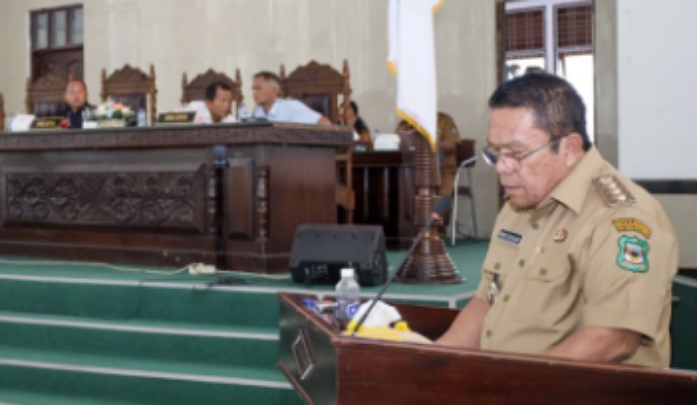pemko pematangsiantar diminta melakukan evaluasi terhadap kinerja kadis perhubungan julham situmorang.