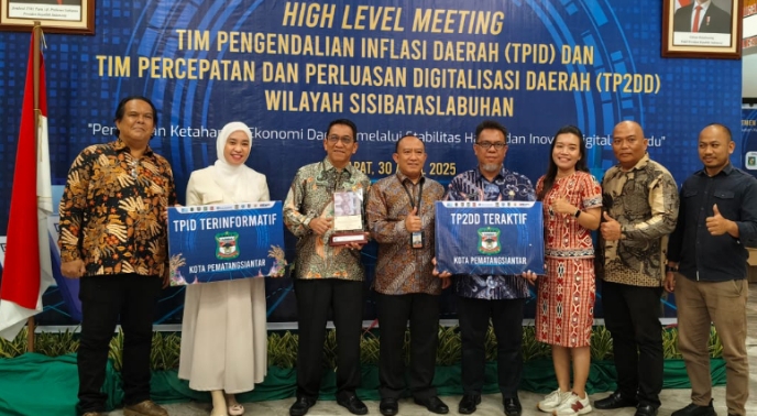 terkait pengendalian inflasi, pemko pematangsiantar terima dua kategori penghargaan dari kpw bi pematangsiantar.