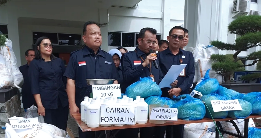 setengah ton mie kuning berformalin ditemukan bbpom medan. temuan ini didapatkan saat operasi penindakan.