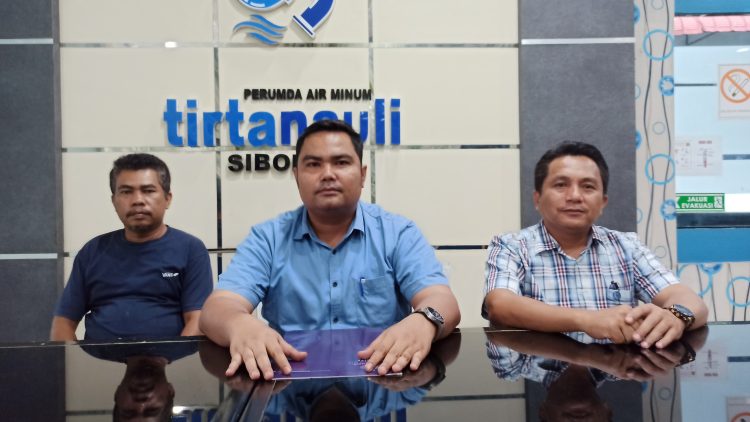 perumda tirta nauli sibolga akan menempuh jalur hukum terkait dua eks calon pegawainya yang mengaku memberikan uang ratusan juta rupiah.
