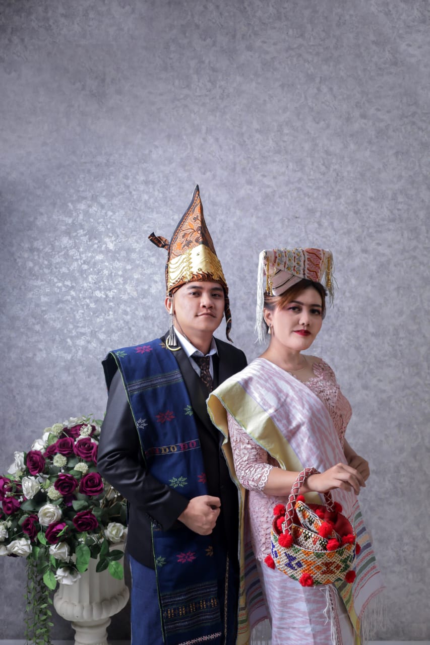 Kesedihan dan sukacita mengiringi pernikahan kudus wanda dan asri: sebuah momen haru di tengah perjalanan iman dan budaya kesedihan dan sukacita mengiringi pernikahan kudus wanda dan asri: sebuah momen haru di tengah perjalanan iman dan budaya