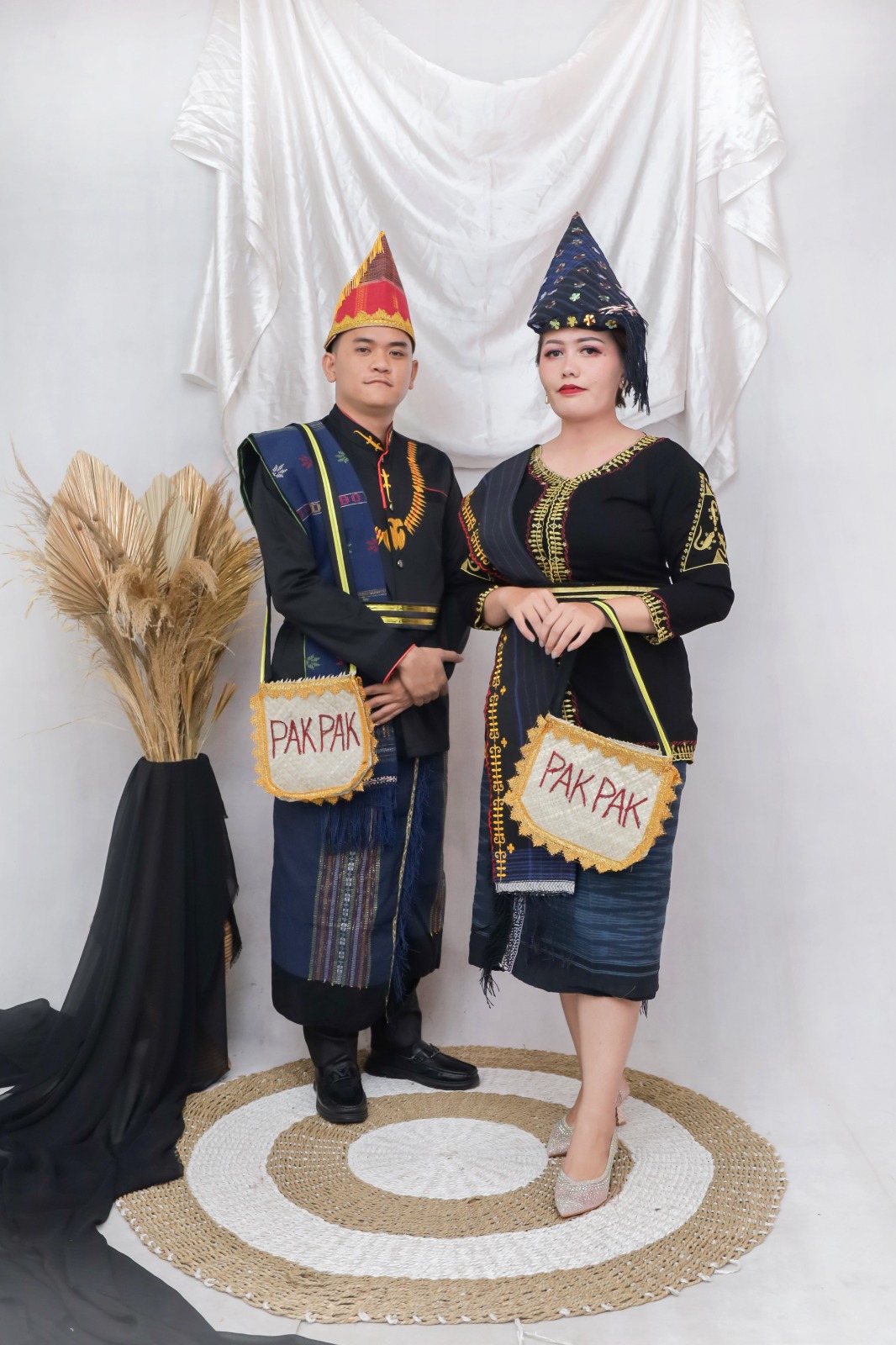 Wanda & asri buktikan: dua budaya, satu hati wanda & asri buktikan: dua budaya, satu hati