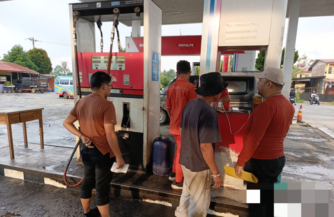 satreskrim polres simalungun berhasil mengungkap kasus bbm subsidi diselundupkan dalam kurun waktu satu minggu.