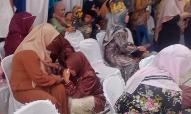 Ungkap rasa syukur, ratusan lulusan mtsn siantar berlutut di acara pelepasan dan pensi ungkap rasa syukur, ratusan lulusan mtsn siantar berlutut di acara pelepasan dan pensi