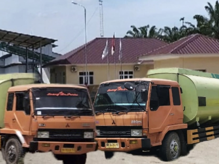 dua kendaraan tangki yang sempat diamankan.