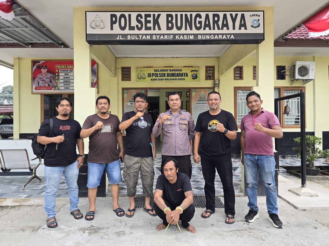 polres simalungun menjemput tersangka pembunuhan di riau. (ist)