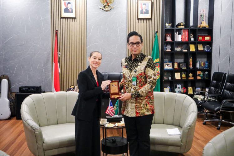 Konsul Amerika Serikat Kunjungi Wali Kota Medan, Tawarkan Beasiswa hingga Kerja Sama Ekonomi