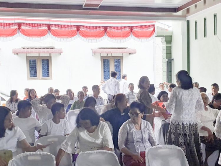 anggota tumpuan sumbayak boru panaholan menghadiri hut ke15.