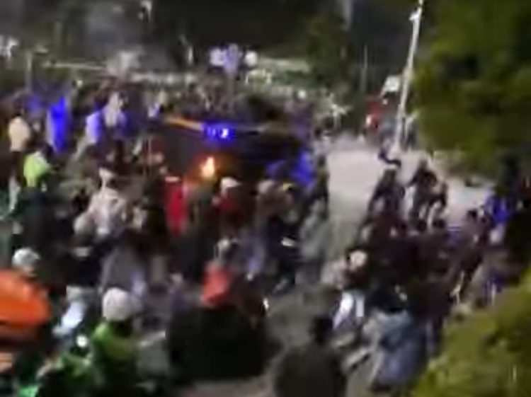 Driver Ojol Dilindas Barracuda Brimob Viral, Korban Dikabarkan Meninggal Dunia