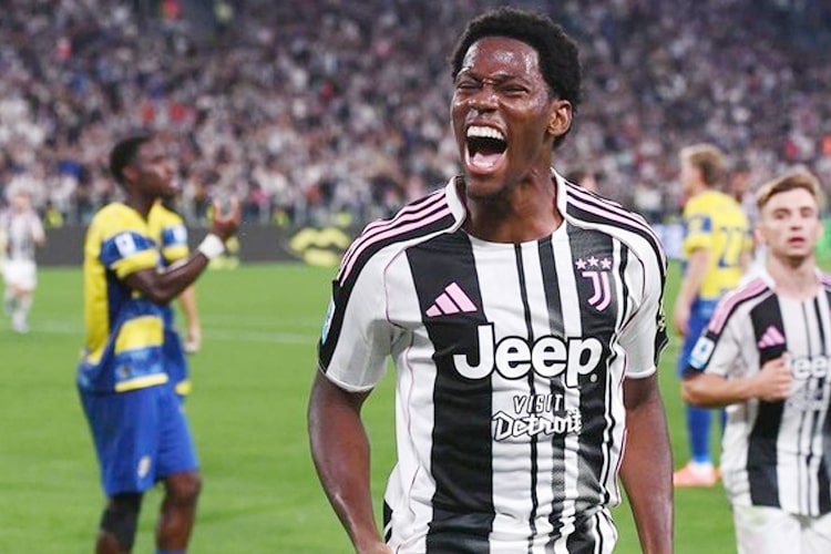 juventus amankan tiga poin di laga perdana serie a