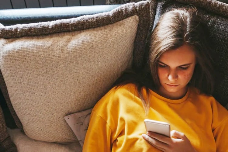 Konten Absurd Mudah Viral: Mengapa "Brainrot" Begitu Digemari di Media Sosial?
