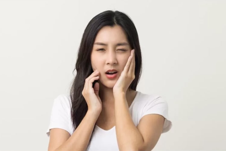 Cara Cepat Meredakan Sakit Gigi yang Muncul Mendadak