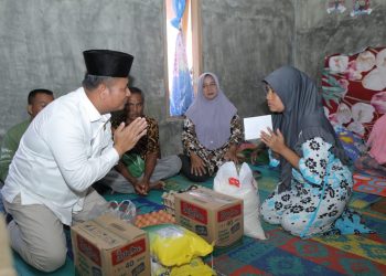 wakil bupati asahan rianto kunjungi lokasi longsor tambang batu padas yang menewaskan tiga pekerja. polres lakukan penyelidikan.