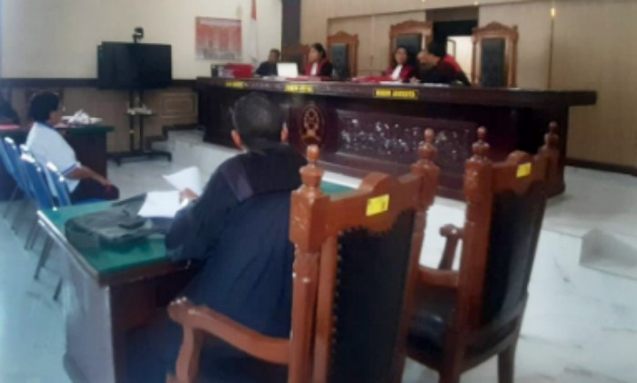terbukti menipu, wanita paru baya divonis hakim 2 tahun penjara