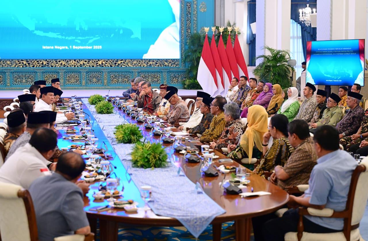 Prabowo bertemu serikat buruh di Istana negara. (foto/setneg)