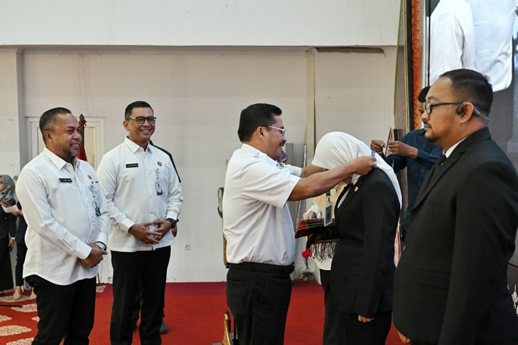 Sekdaprov Sumut, Togap Simangunsong, mengingatkan pentingnya pemimpin adaptif di era disrupsi saat membuka Pelatihan Kepemimpinan Administrator (PKA) dan Pengawas (PKP) di Medan. Pelatihan ini diikuti 129 ASN dari berbagai daerah.