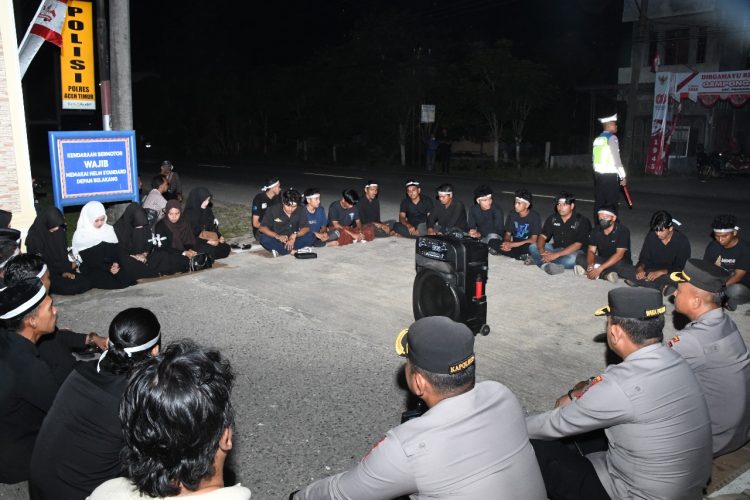 Warga Segaran Meriahkan Peringatan Kemerdekaan dengan Karnaval Spektakuler