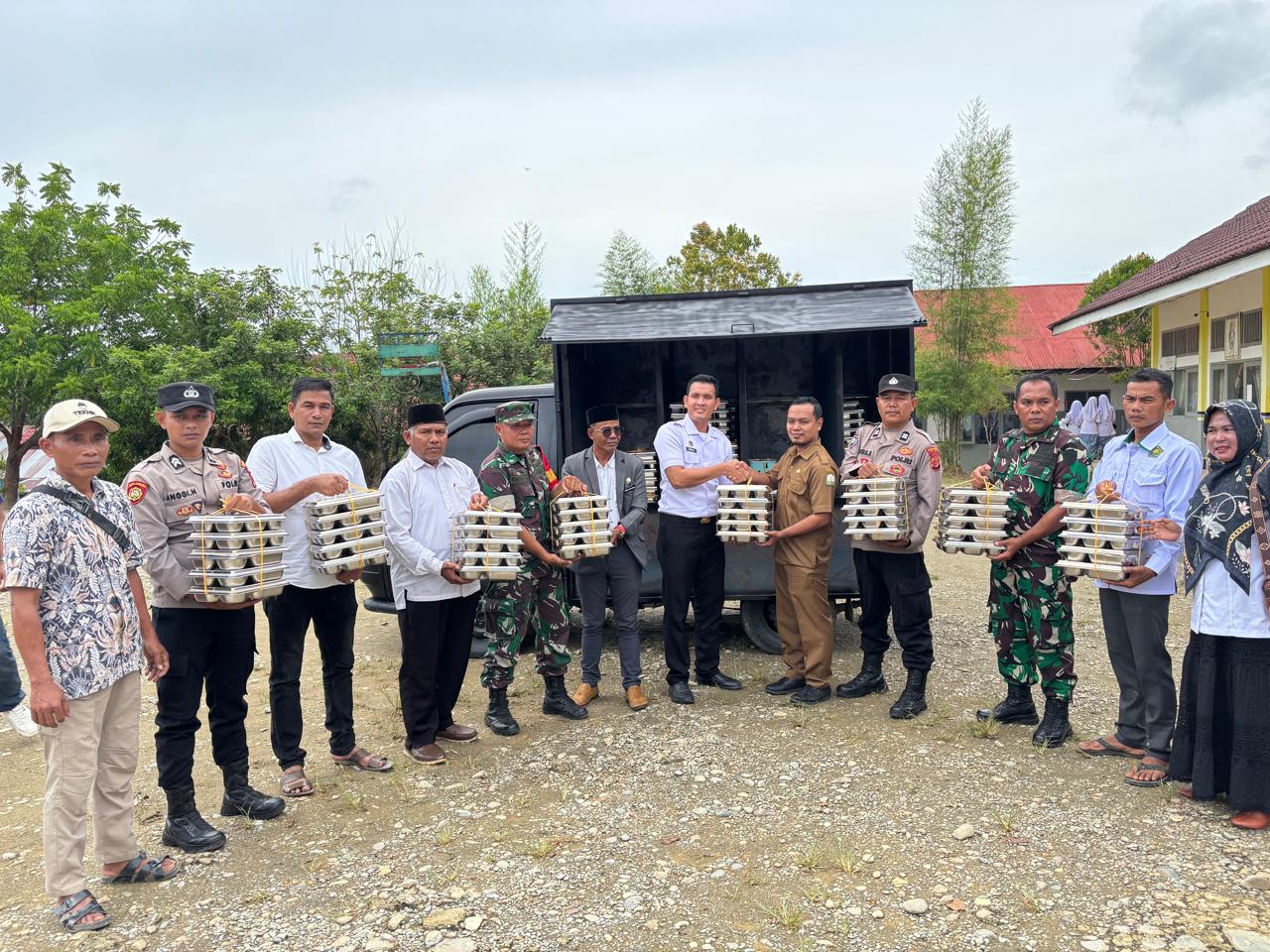 sebanyak 1.719 pelajar di peunaron, aceh timur, menjadi penerima manfaat program makan bergizi gratis perdana yang digagas yayasan rakan sebet indonesia.