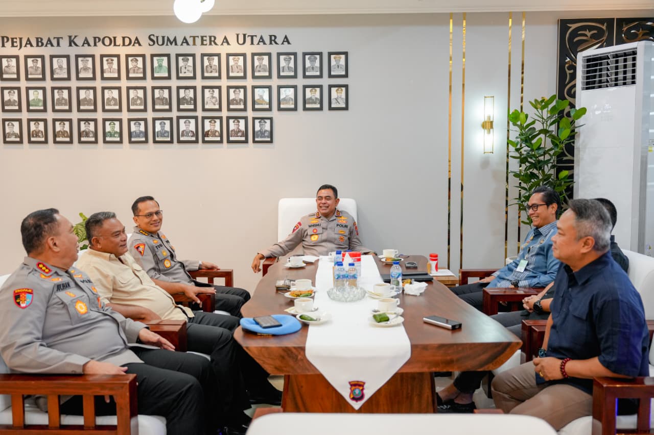wali kota medan rico waas bertemu kapolda sumut irjen pol whisnu hermawan membahas kamtibmas, tawuran di belawan, hingga persoalan pungli parkir.