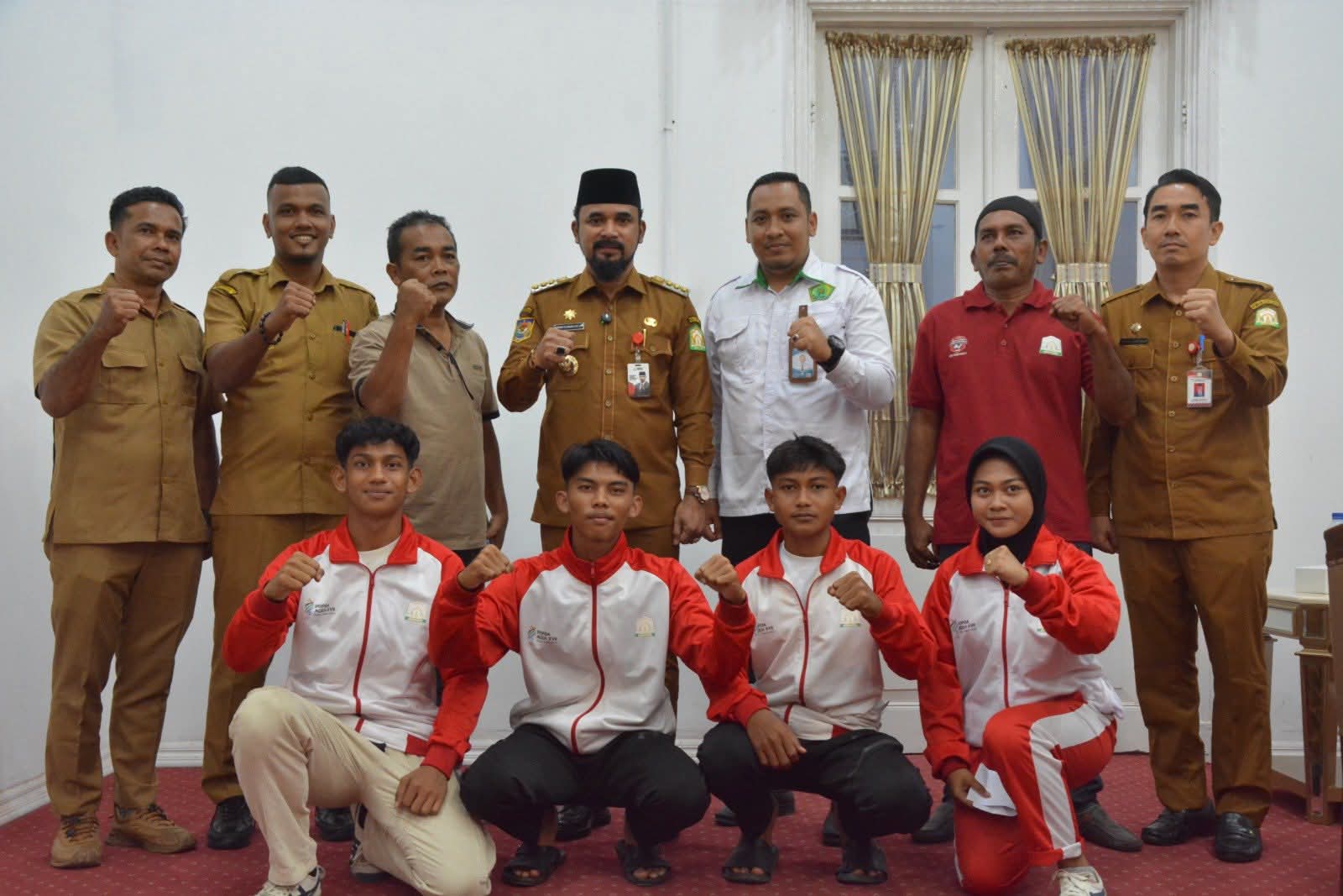 enam atlet pelajar aceh timur lolos ke popnas xvii 2025 di jakarta. pemerintah daerah mendukung penuh persiapan mereka melalui pemusatan latihan dan pendampingan.
