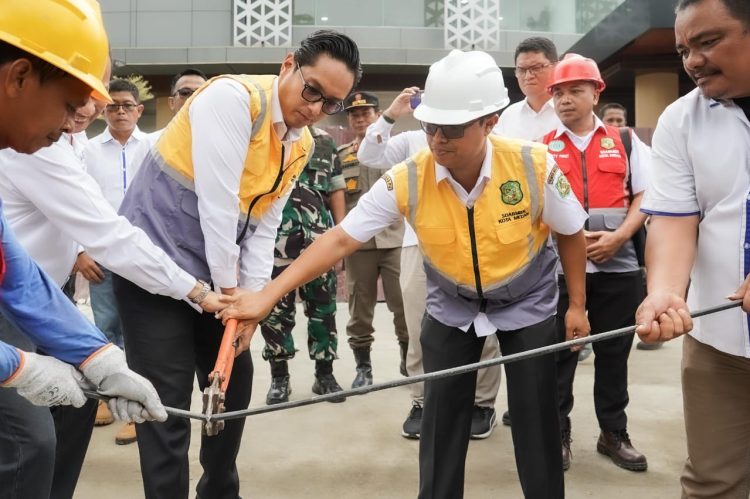 wali kota medan, rico tri putra bayu waas, memimpin program migrasi kabel udara ke bawah tanah. langkah ini menata wajah kota agar lebih rapi, modern, dan nyaman bagi warga