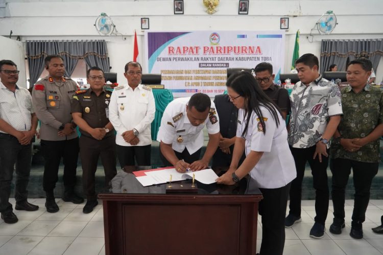 Dprd toba sahkan perubahan apbd 2025, anggaran naik rp20,4 miliar dprd toba sahkan perubahan apbd 2025, anggaran naik rp20,4 miliar