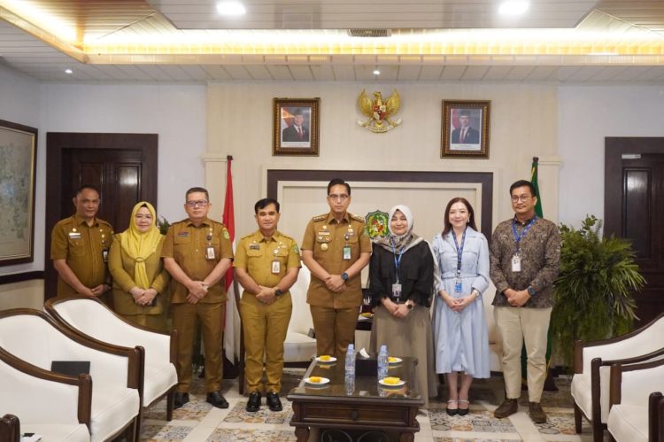 Pemko medan pastikan keamanan 1. 200 imigran tetap diutamakan wali kota medan rico waas menegaskan penanganan imigran pencari suaka dilakukan humanis tanpa mengabaikan keamanan dan kenyamanan warga.