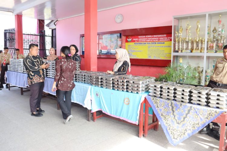 454 siswa kemala bhayangkari terima uji coba mbg