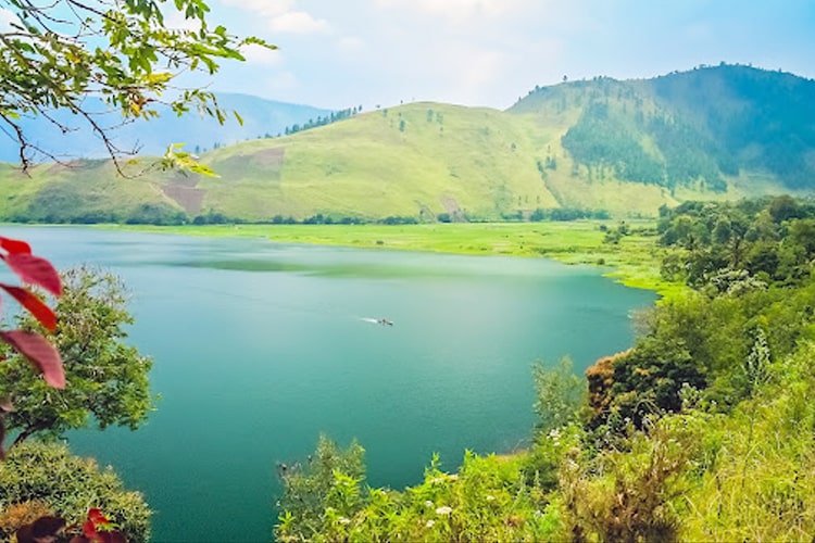 Menguak misteri Danau Toba yang bukan sekadar destinasi wisata, tapi juga pusat informasi yang belum terpecahkan hingga di zaman modern ini.