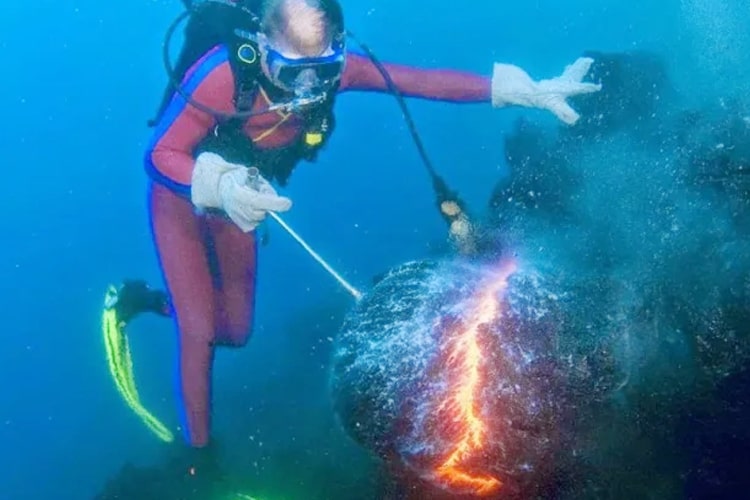 Di bawah Danau Toba diduga tersimpan magma raksasa yang menjadi sisa letusan supervolcano, yang menyimpan potensi sekaligus ancaman.