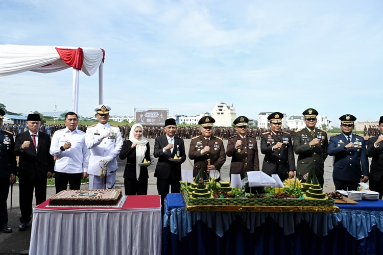 Dalam peringatan HUT ke-80 Kejaksaan RI, institusi penegak hukum ini didorong untuk terus memperkuat peran sentralnya dalam sistem peradilan pidana dan pemberantasan korupsi.