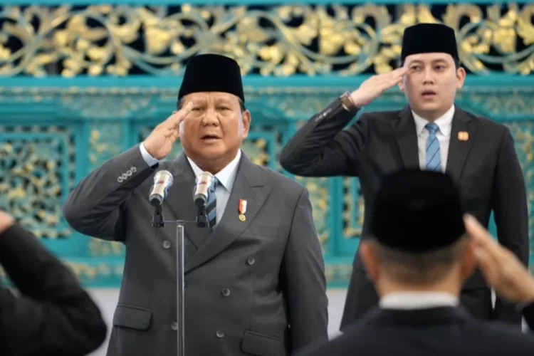 Reshuffle kabinet prabowo: stabilitas lebih penting daripada euforia politik reshuffle kabinet prabowo: stabilitas lebih penting daripada euforia politik.