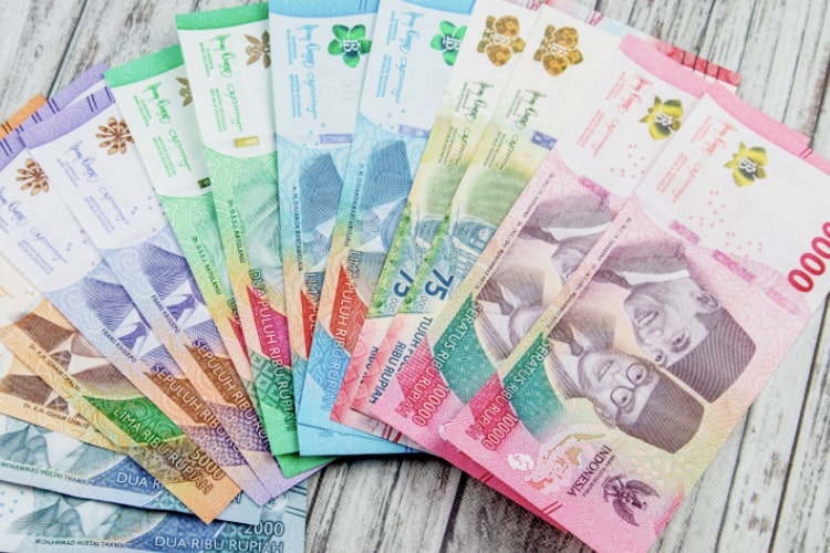Sedikitnya ada lima belas peluang usaha untuk masa depan yang mendatangkan keuntungan di tengah dunia bisnis yang terus bergerak dinamis.