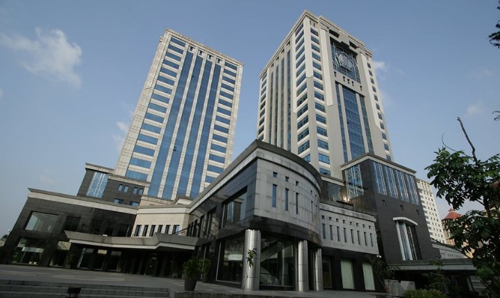 Indonesia bertransformasi dari penerima menjadi negara donor kini indonesia bertransformasi dari negara penerima menjadi negara donor sebagai upaya mendukung pembangunan global, melalui lembaga indonesia aid atau lembaga dana kerja sama pembangunan internasional (ldkpi) yang dikelola kementerian keuangan.