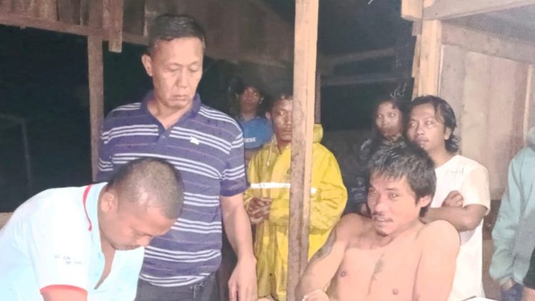 Merasa tidak disayang, anak bakar rumah orangtua di simalungun - junadi sirait (33) tega membakar rumah orang tuanya sairo sirait di huta viii, bagot puloan, nagori buntu turunan, kecamatan hatonduhan, kabupaten simalungun, jumat, 17 oktober 2025, sekitar pukul 20.00 wib.