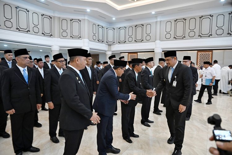 gubernur sumatera utara (sumut) muhammad bobby afif nasution melantik 177 pejabat administrator dan pengawas di lingkungan pemprov sumut, rabu (8/10/2025). dok pemprov sumut