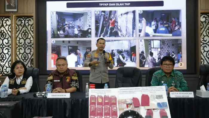 polrestabes medan mengungkap motif sakit hati sebagai penyebab utama pembakaran rumah hakim pn medan oleh mantan sopirnya.