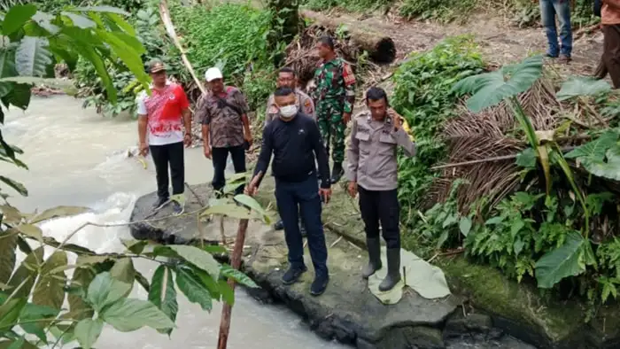 Sungai bah silulu renggut nyawa, bocah 4,5 tahun tewas terseret arus seorang bocah 4,5 tahun di simalungun tewas terseret arus sungai bah silulu saat bermain bersama teman-temannya.
