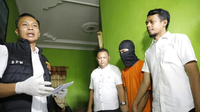 Mahasiswa uma medan tewas di tangan teman sendiri usai “nyimeng” bareng kasus tragis menimpa seorang mahasiswa uma medan yang ditemukan tewas di rumahnya di deli serdang. pelaku adalah teman dekat korban.