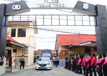 Polres tebing tinggi kirim 5 truk bantuan ke tiga daerah di sumut polres tebing tinggi kirim 5 truk bantuan ke tiga daerah di sumut