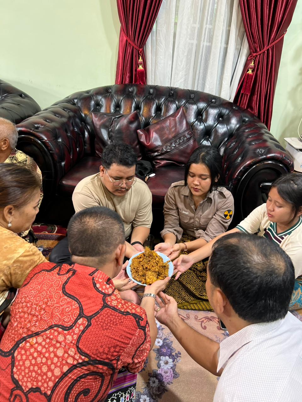 Tradisi mambosuri: doa, adat, dan harapan bagi kehidupan baru dalam kandungan tradisi mambosuri: doa, adat, dan harapan bagi kehidupan baru dalam kandungan