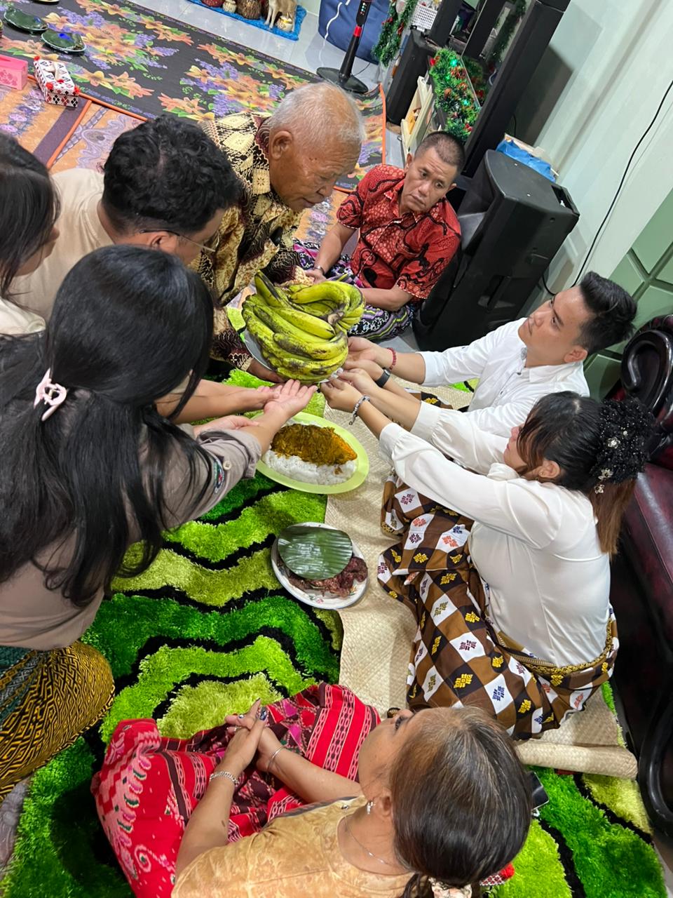 Tradisi mambosuri: doa, adat, dan harapan bagi kehidupan baru dalam kandungan tradisi mambosuri: doa, adat, dan harapan bagi kehidupan baru dalam kandungan