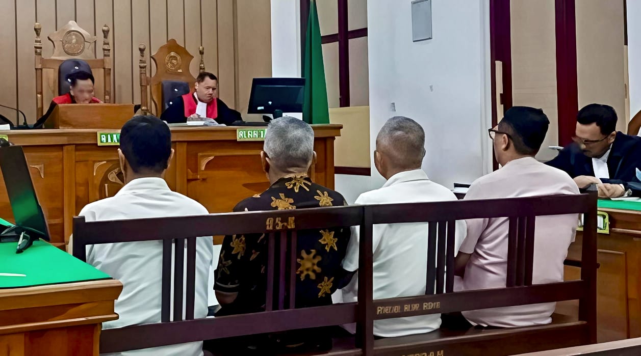 Korupsi gedung telkom siantar, jaksa tuntut empat terdakwa 5 tahun empat terdakwa jalani sidang di pn tipikor medan. ist