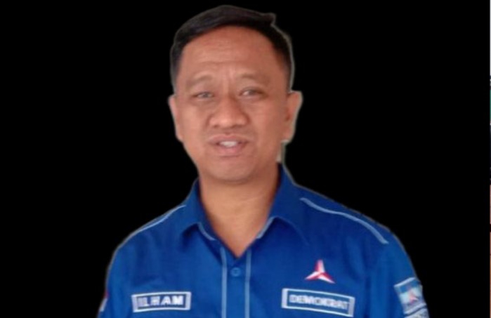 Diskusi dengan menteri ekonomi kreatif, ilham sinaga: segera bentuk bidang ekraf di siantar sabtu 13 desember 2025, anggota dprd pematangsiantar ilham sinaga berdiskusi dengan menteri ekonomi kreatif teuku riefky harsya.