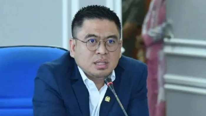 Ucapan anggota dpr endipat wijaya soal relawan bencana picu amarah warganet anggota dpr endipat wijaya menelepon ferry irwandi dan meminta maaf usai polemik sindiran donasi rp10 miliar untuk korban bencana sumatera.